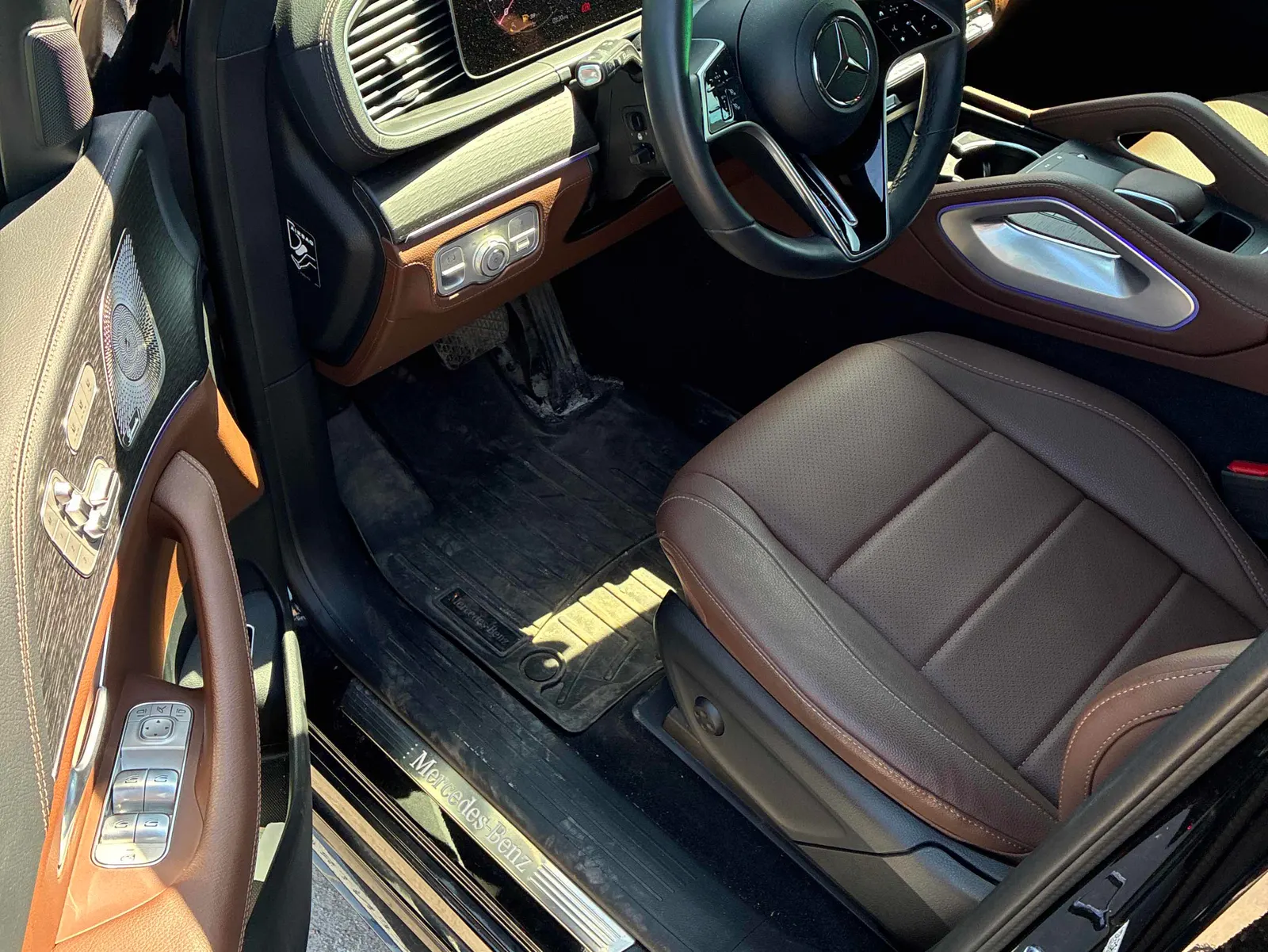 Interior driver side