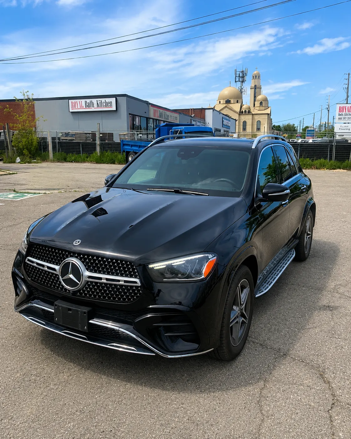 3/4 Front (Main image)
