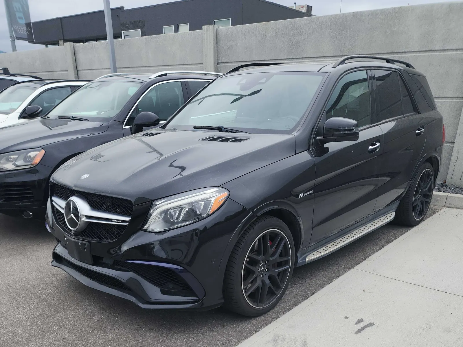 3/4 Front (Main image)