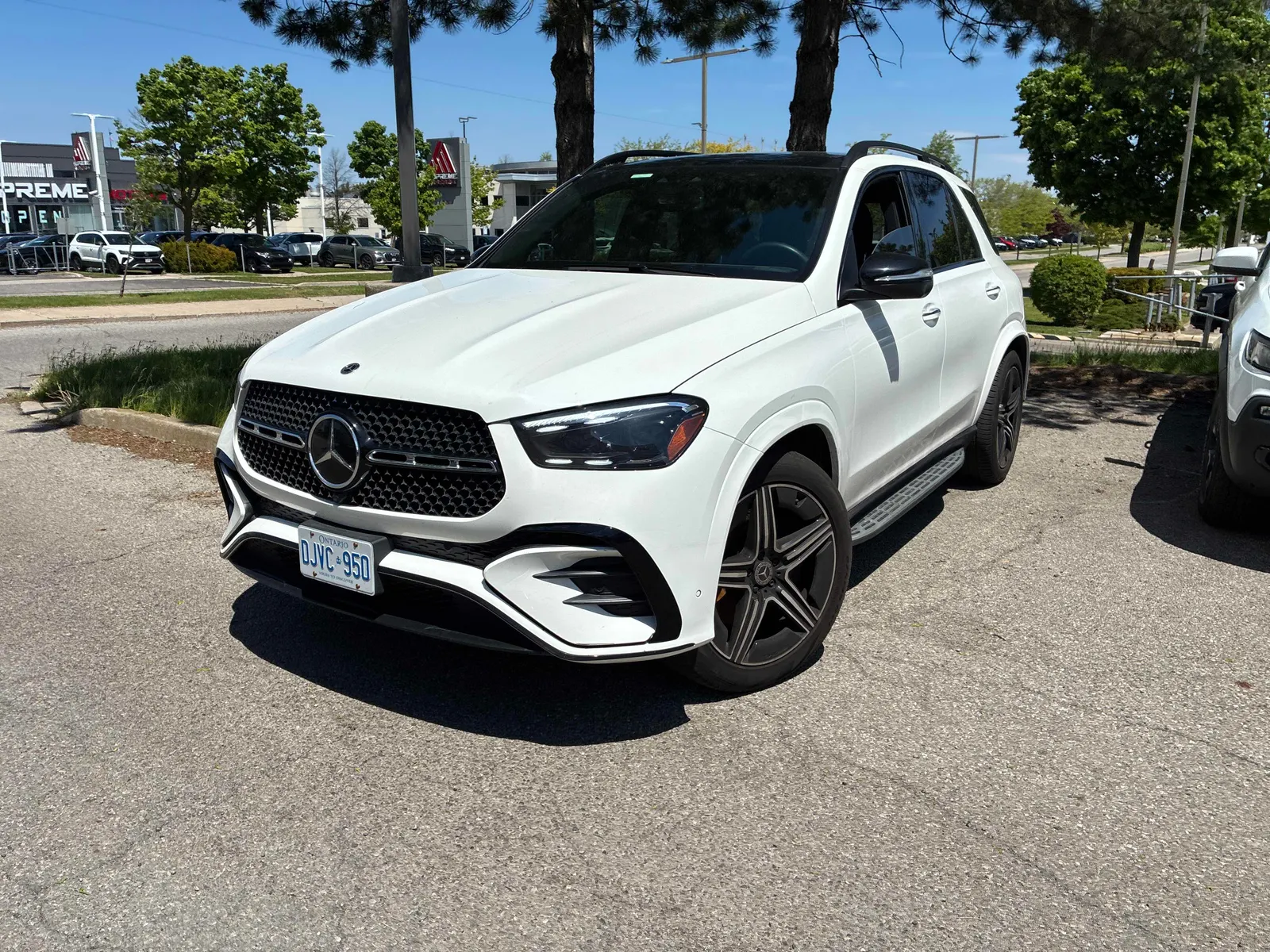 3/4 Front (Main image)
