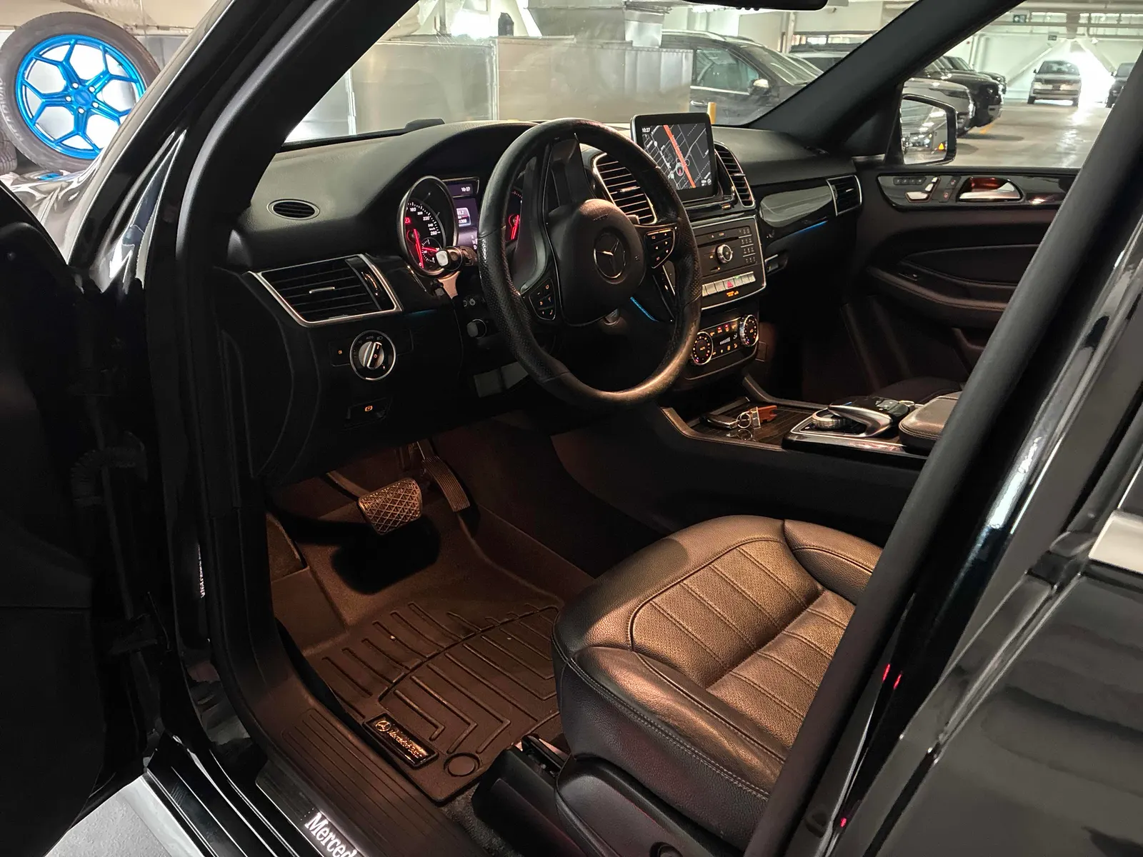 Interior driver side