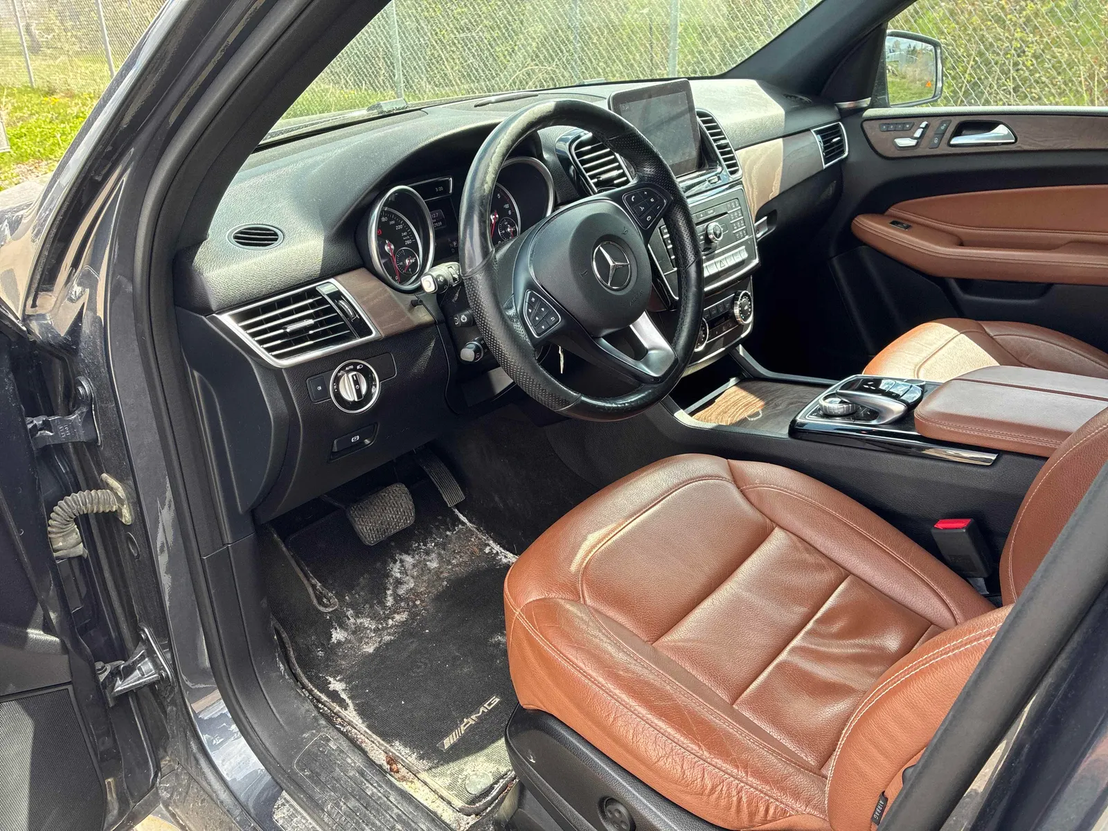 Interior driver side