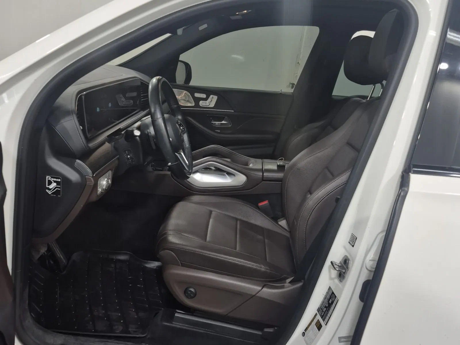 Front Interior Photo