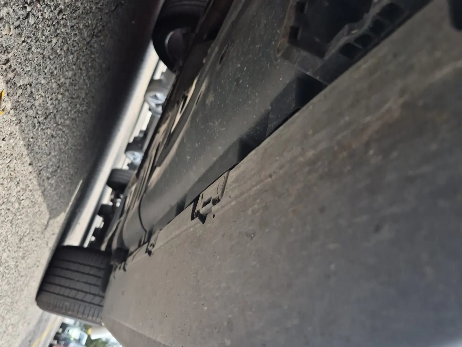 Undercarriage - Driver Photo