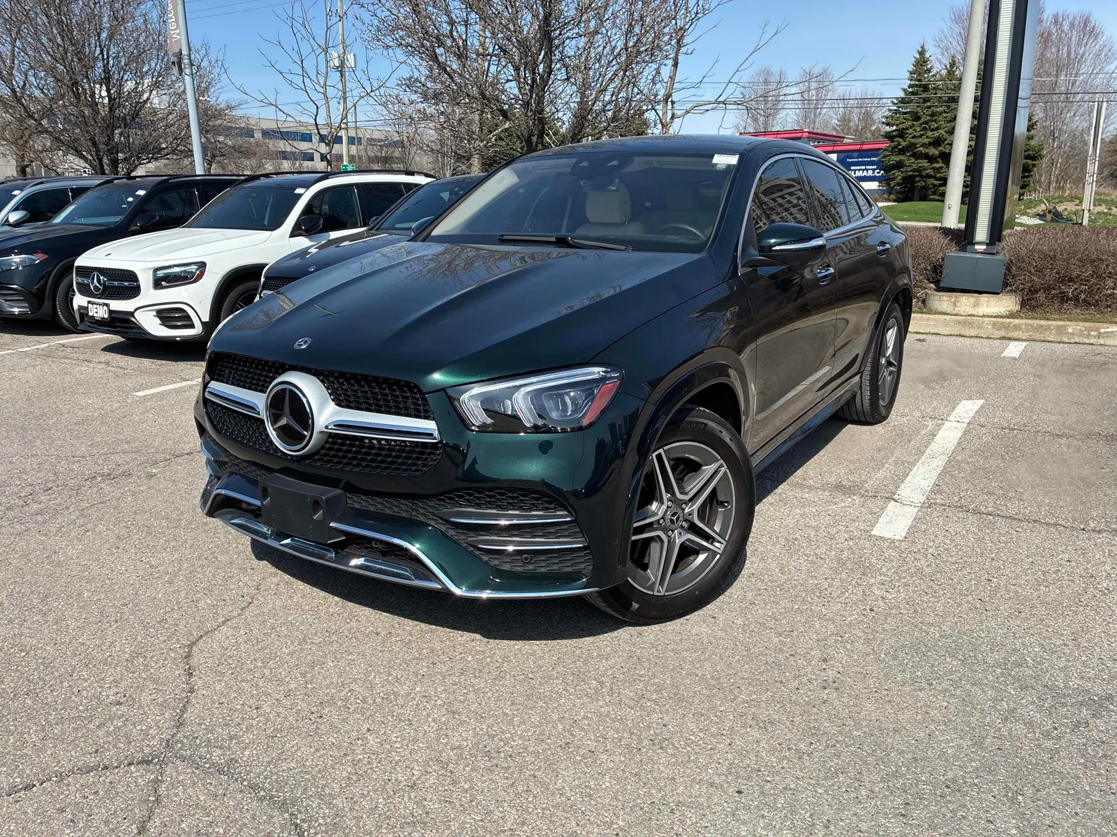 3/4 Front (Main image)