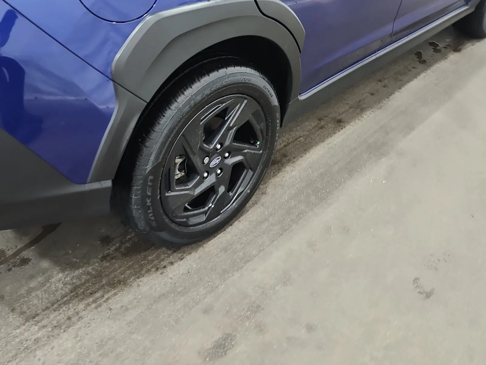 Right Rear Wheel/Tire Photo