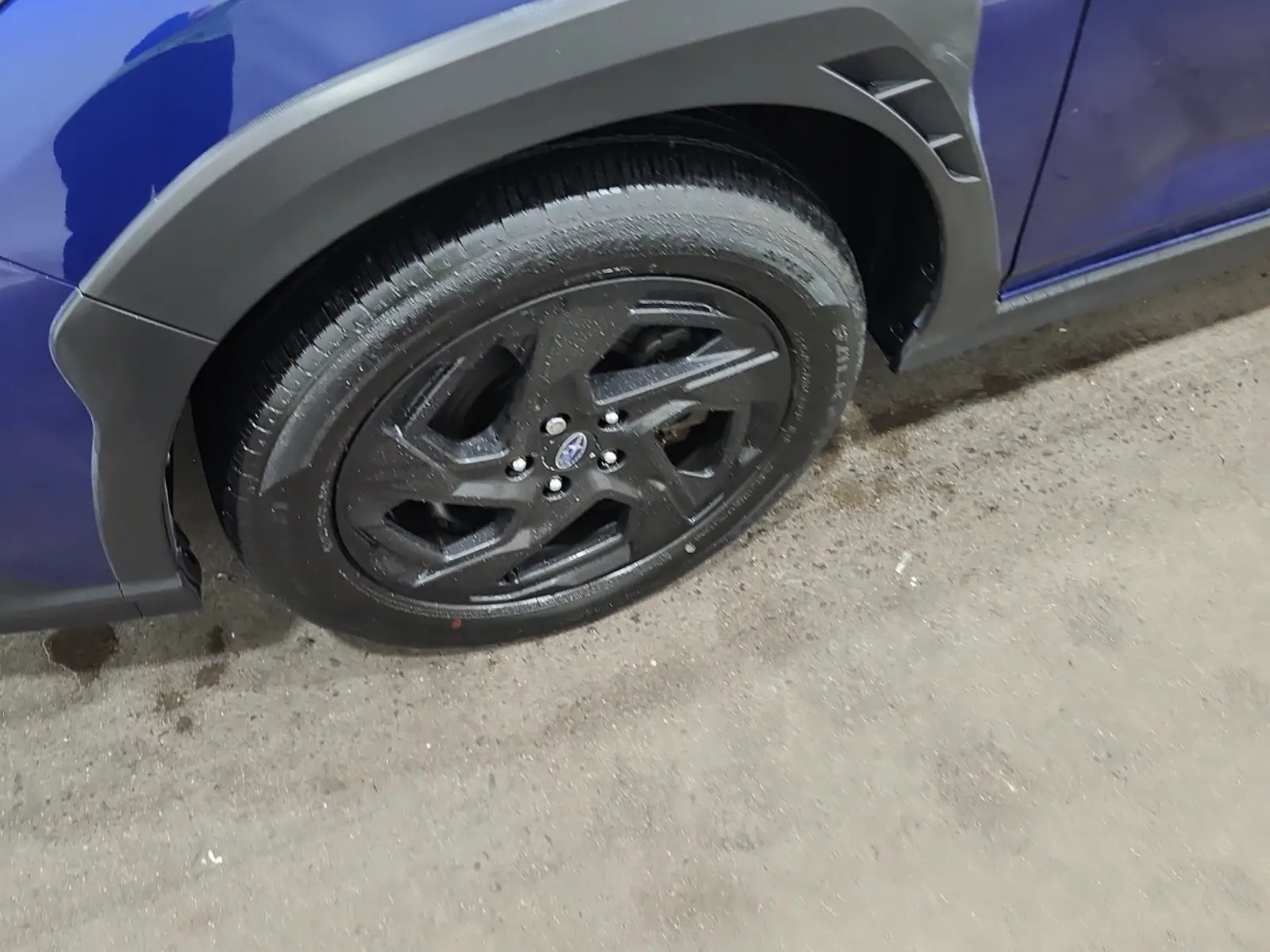 Front driver wheel/tire photo