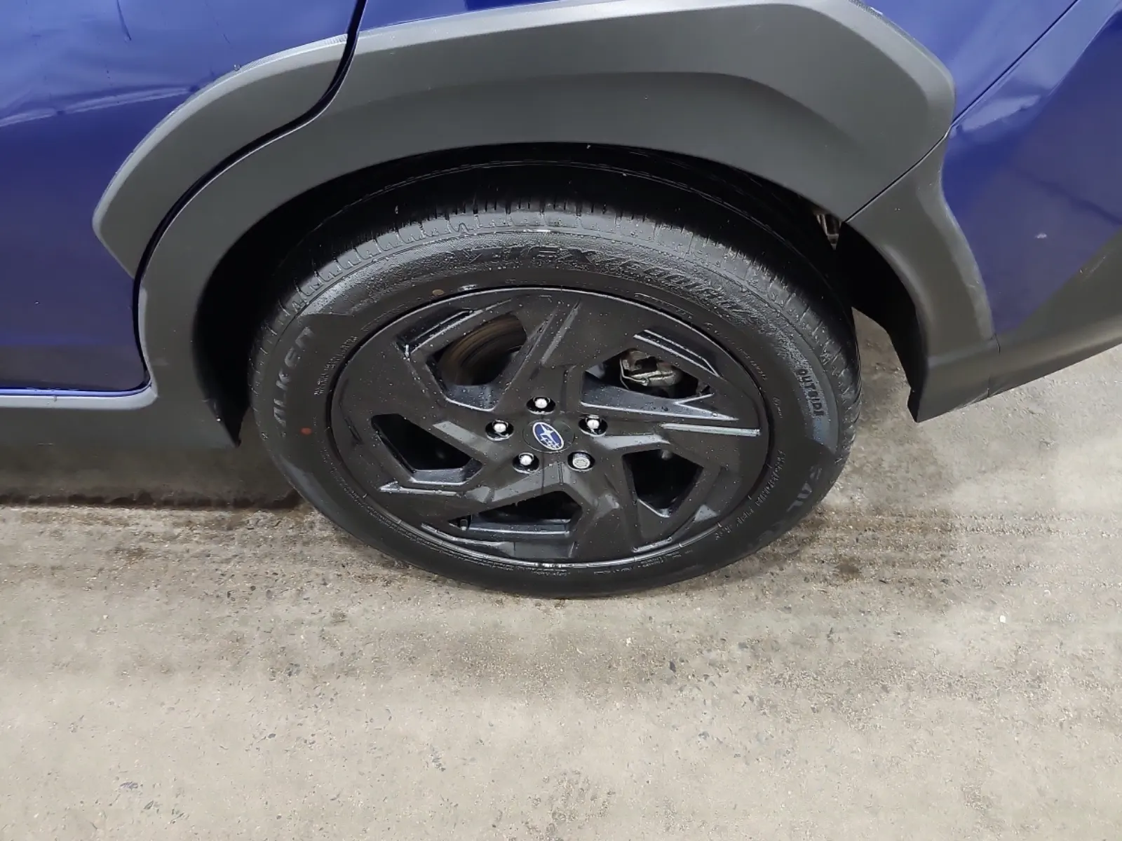 Left Rear Wheel/Tire Photo