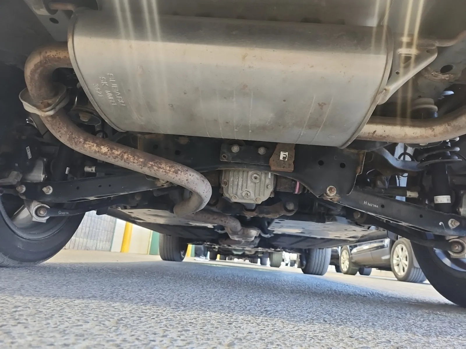 Undercarriage - Rear Photo