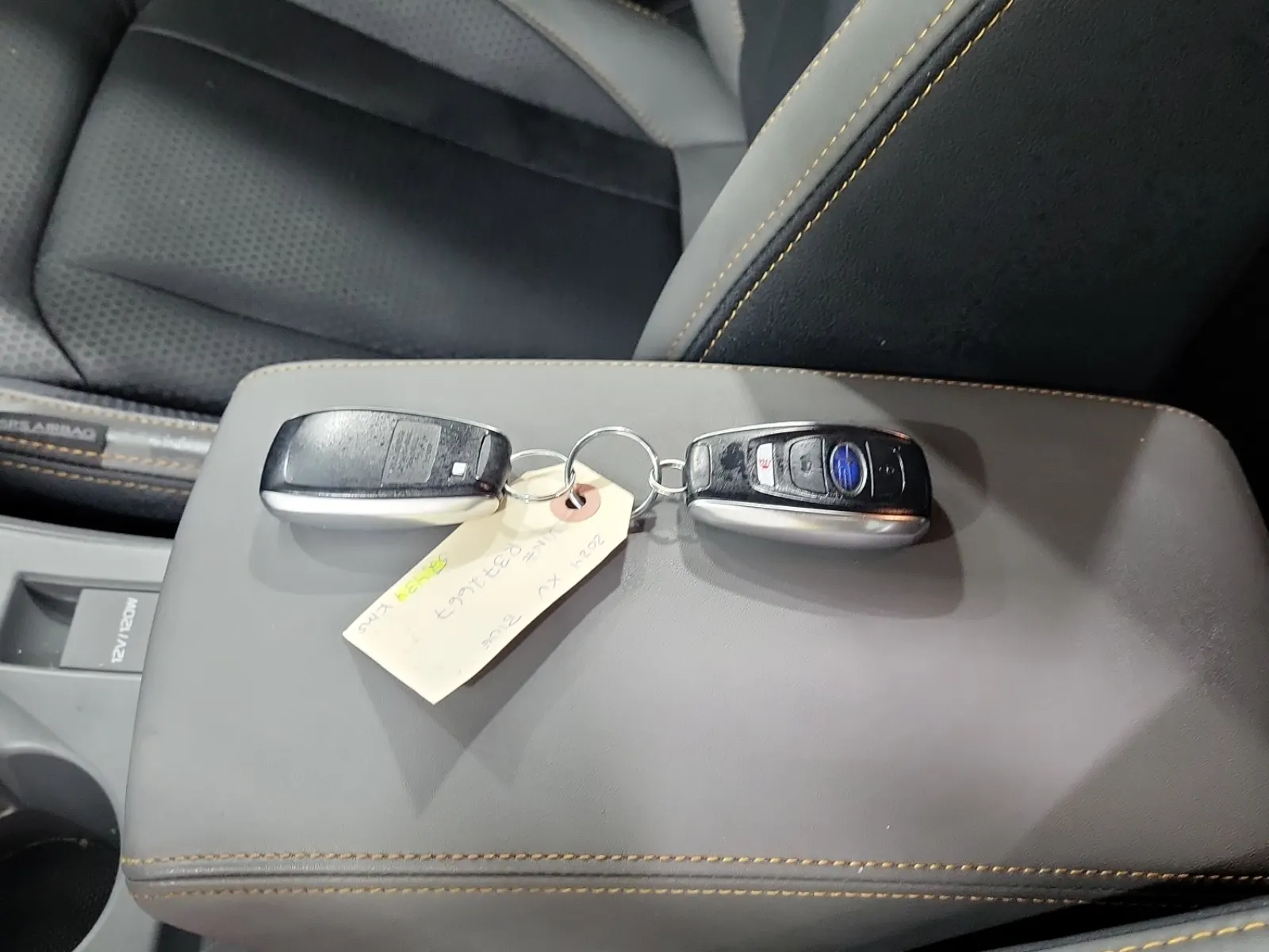 Keys/Fobs/Manual Photo