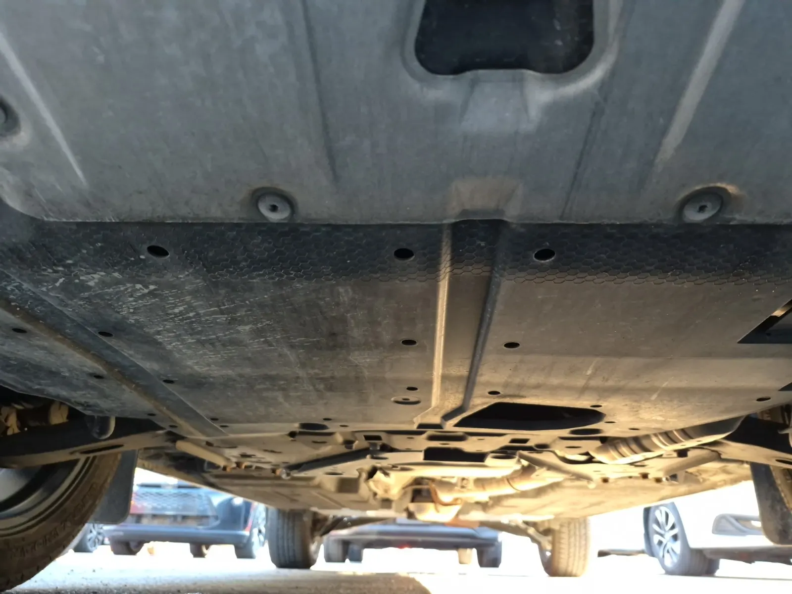 Undercarriage - Front Photo