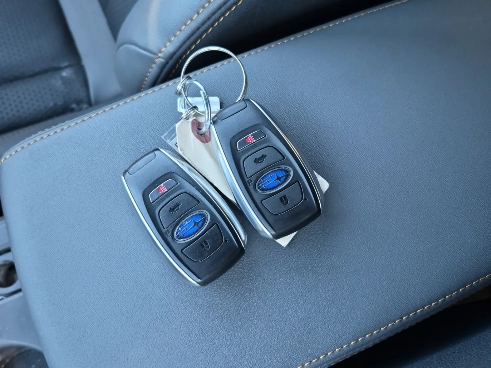 Keys/Fobs/Manual Photo