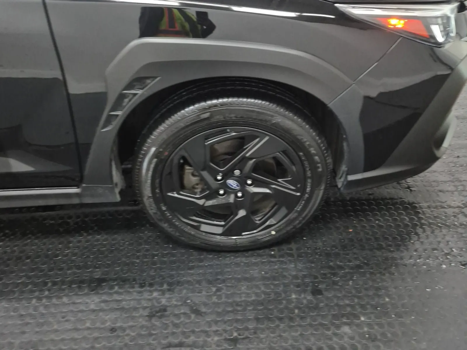 Right Front Wheel/Tire Photo