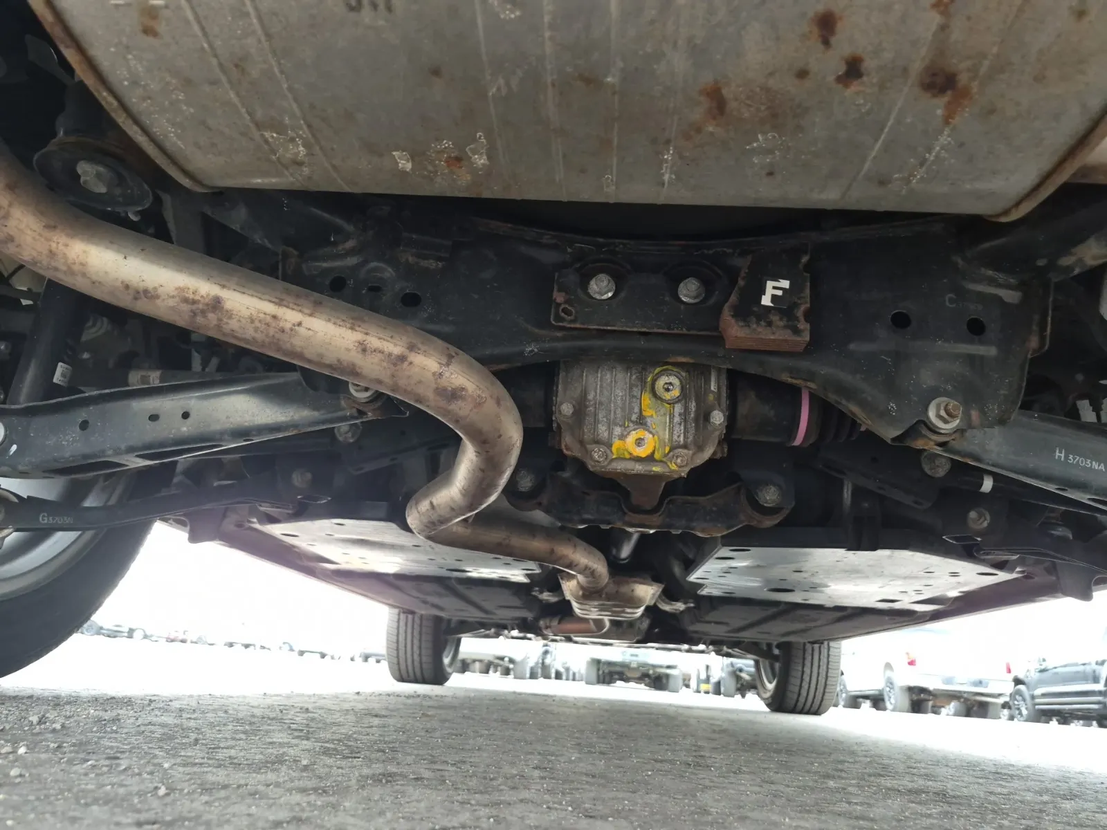 Undercarriage - Rear Photo