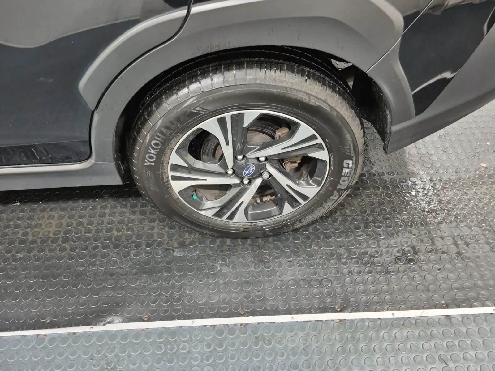 Left Rear Wheel/Tire Photo