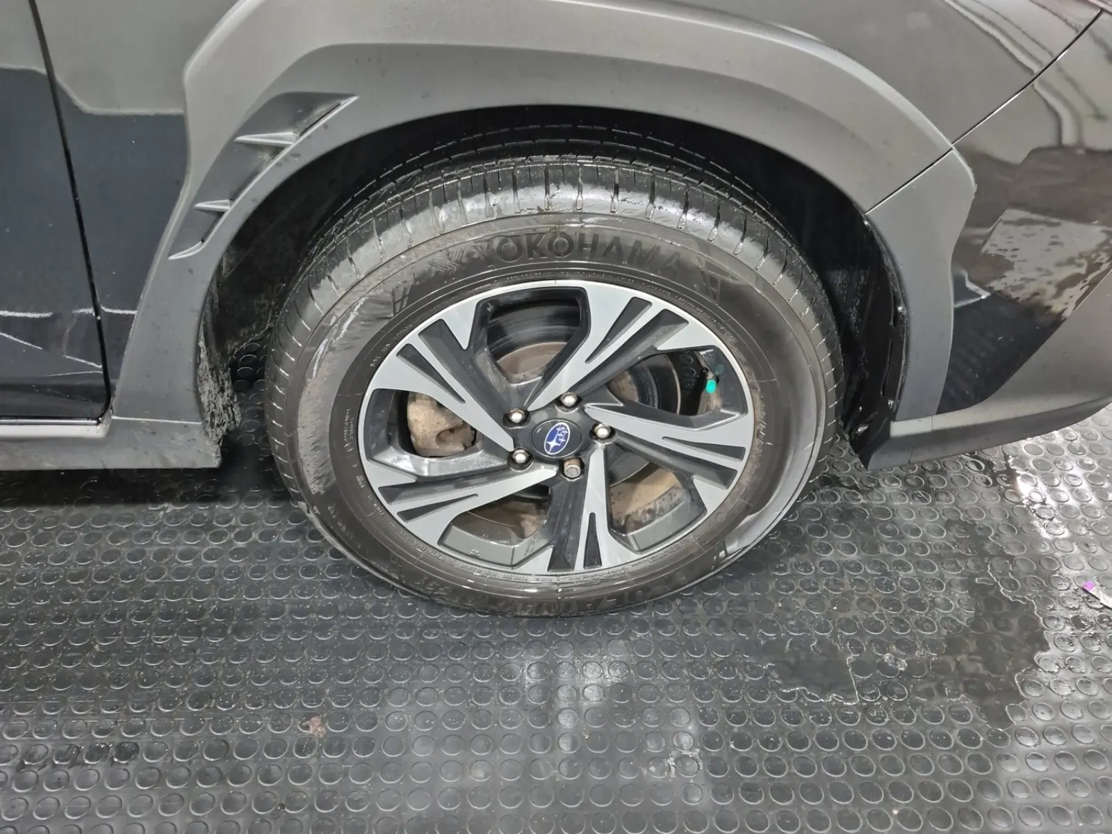 Right Front Wheel/Tire Photo