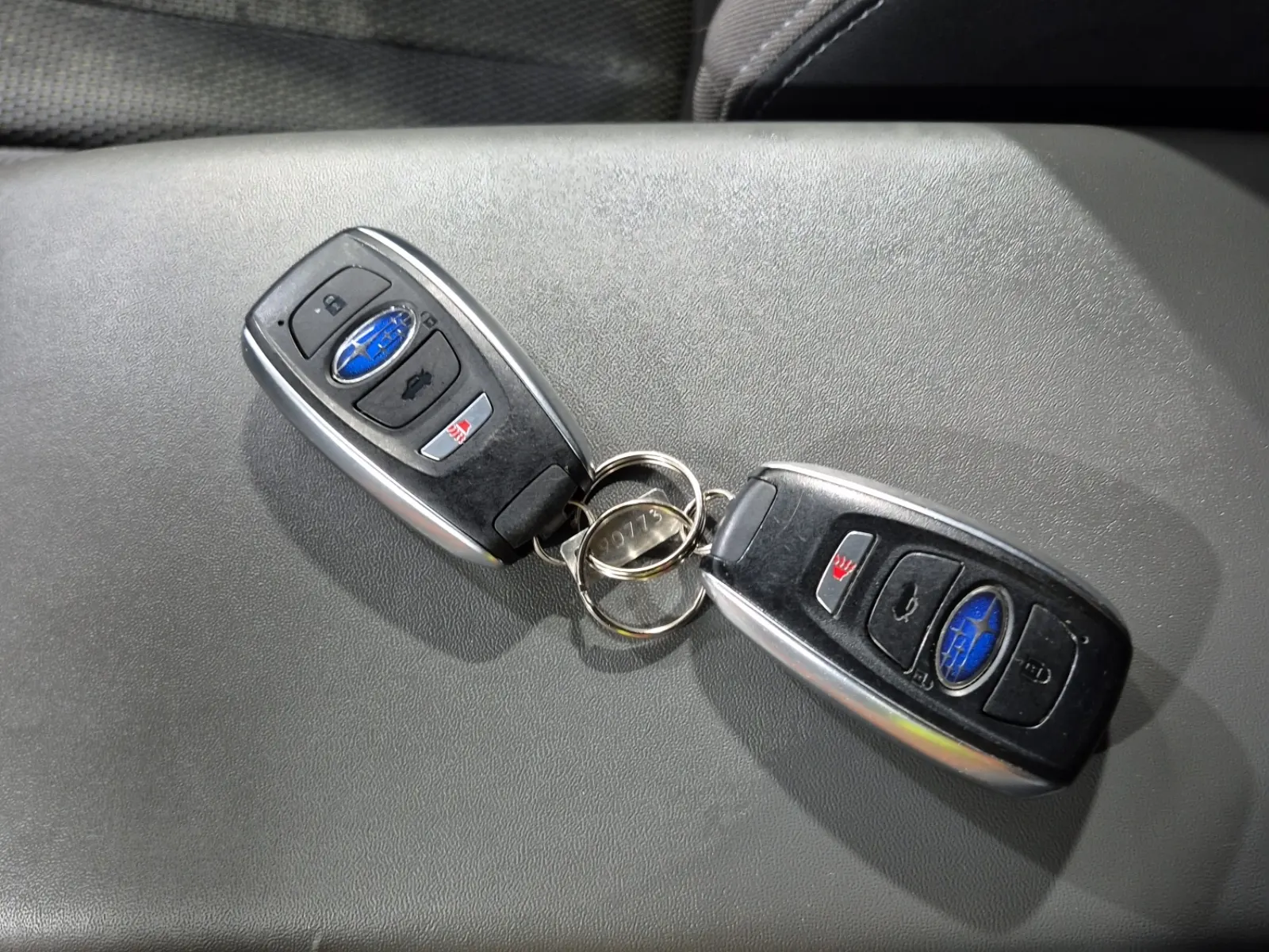 Keys/Fobs/Manual Photo