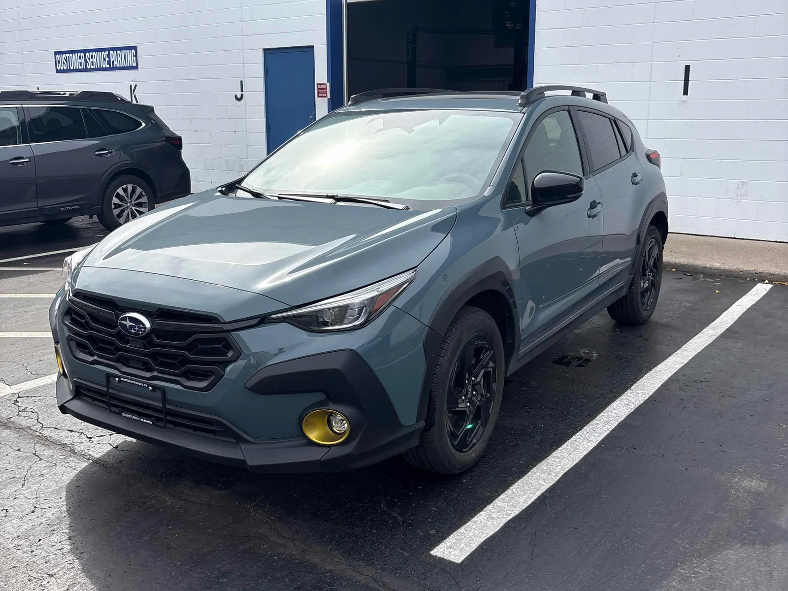 3/4 Front (Main image)
