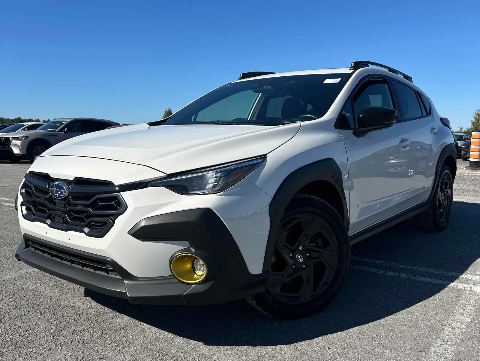 3/4 Front (Main image)