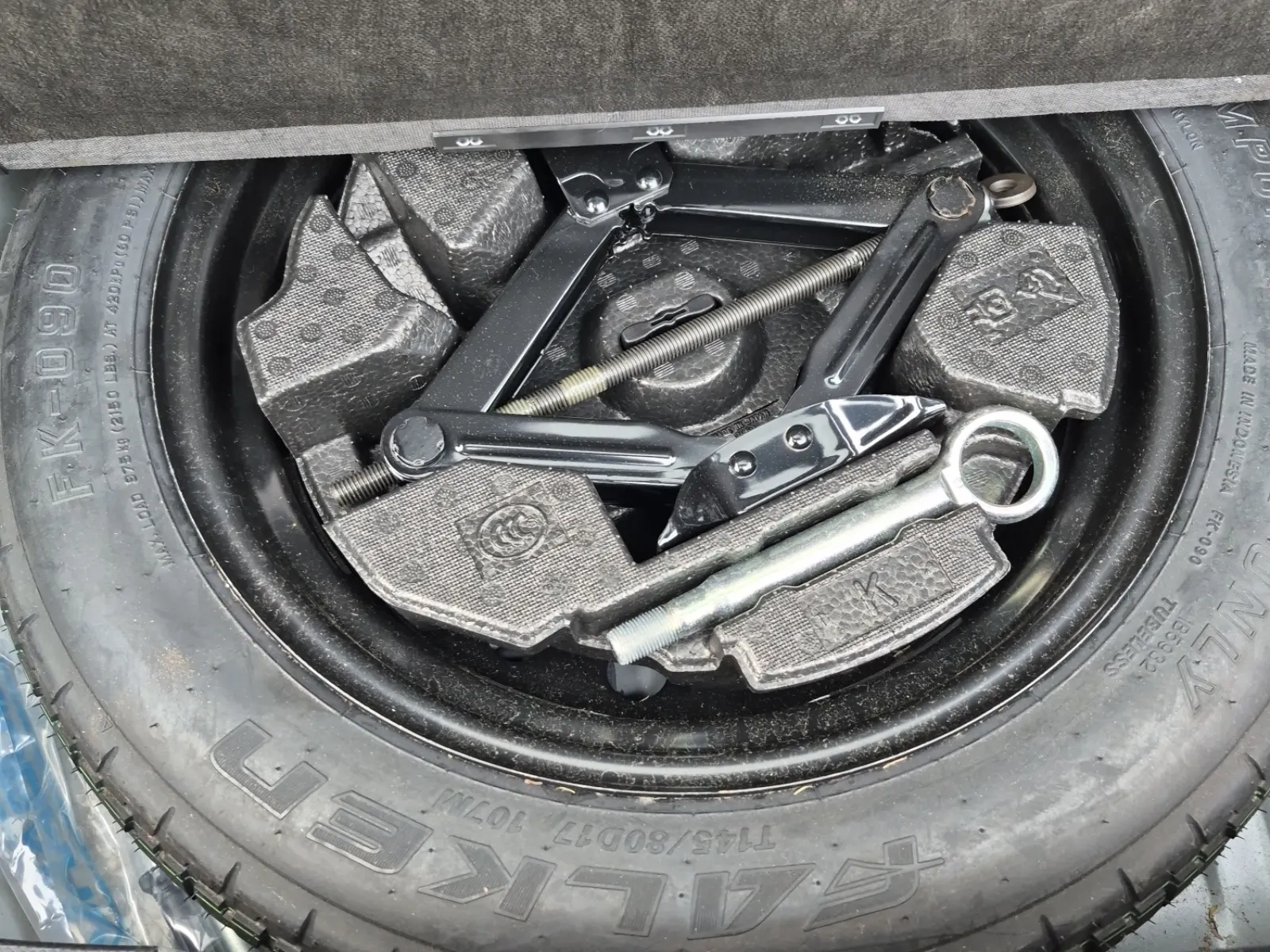 Spare Tire & Wheel Photo