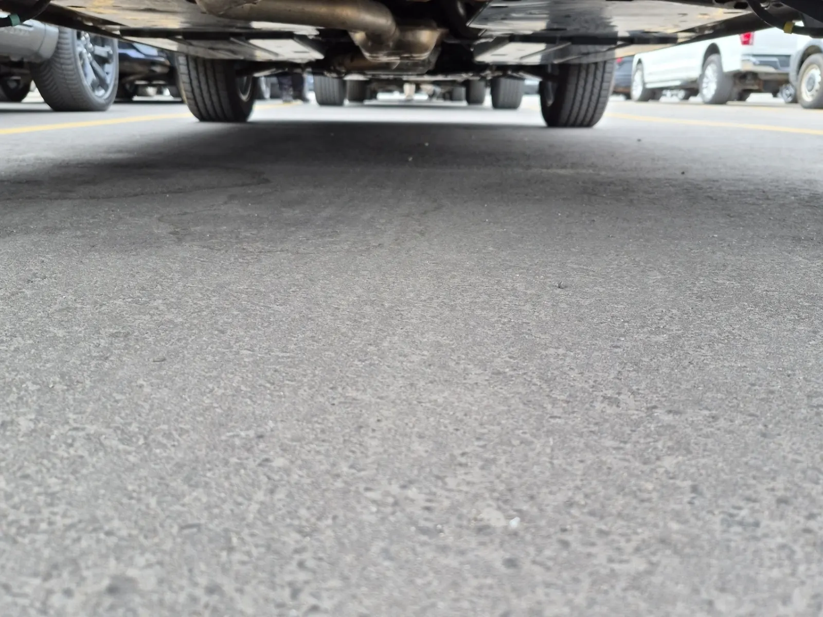 Undercarriage - Rear Photo
