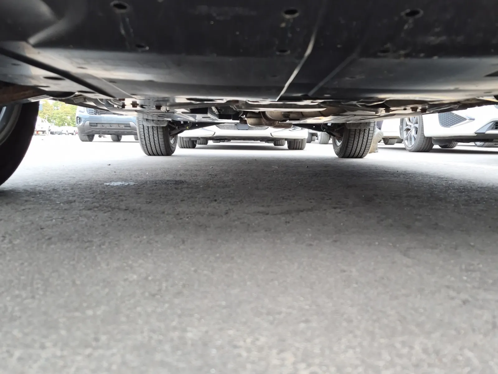 Undercarriage - Front Photo