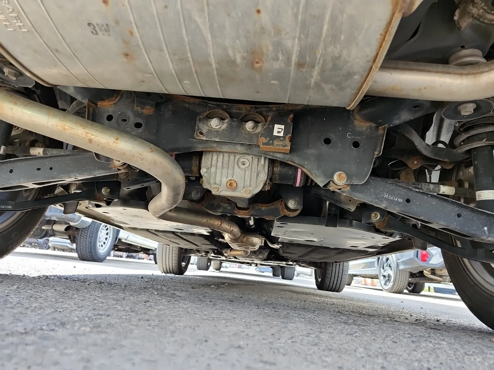 Undercarriage - Rear Photo