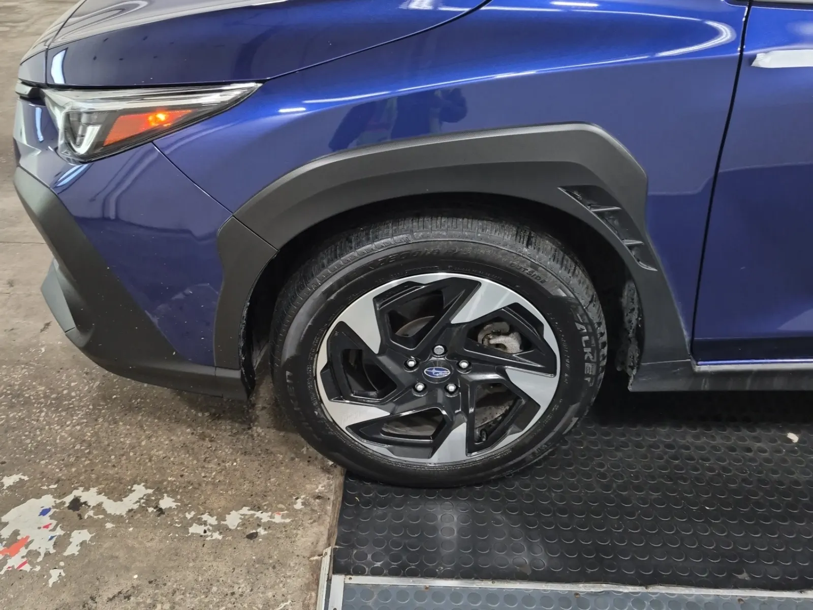 Front driver wheel/tire photo