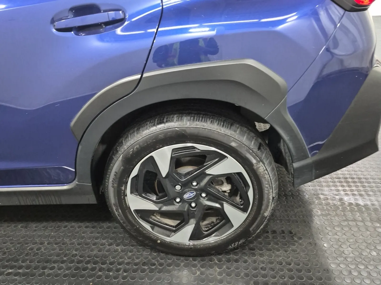 Left Rear Wheel/Tire Photo