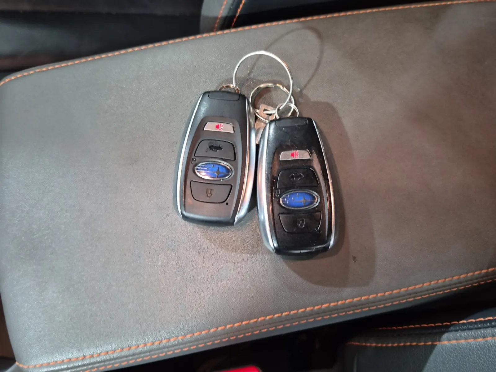 Keys/Fobs/Manual Photo