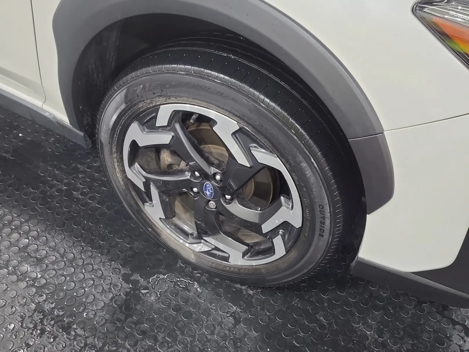 Right Front Wheel/Tire Photo