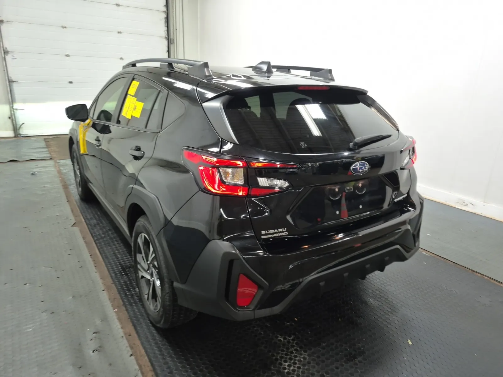 Driver Rear 3/4 Photo