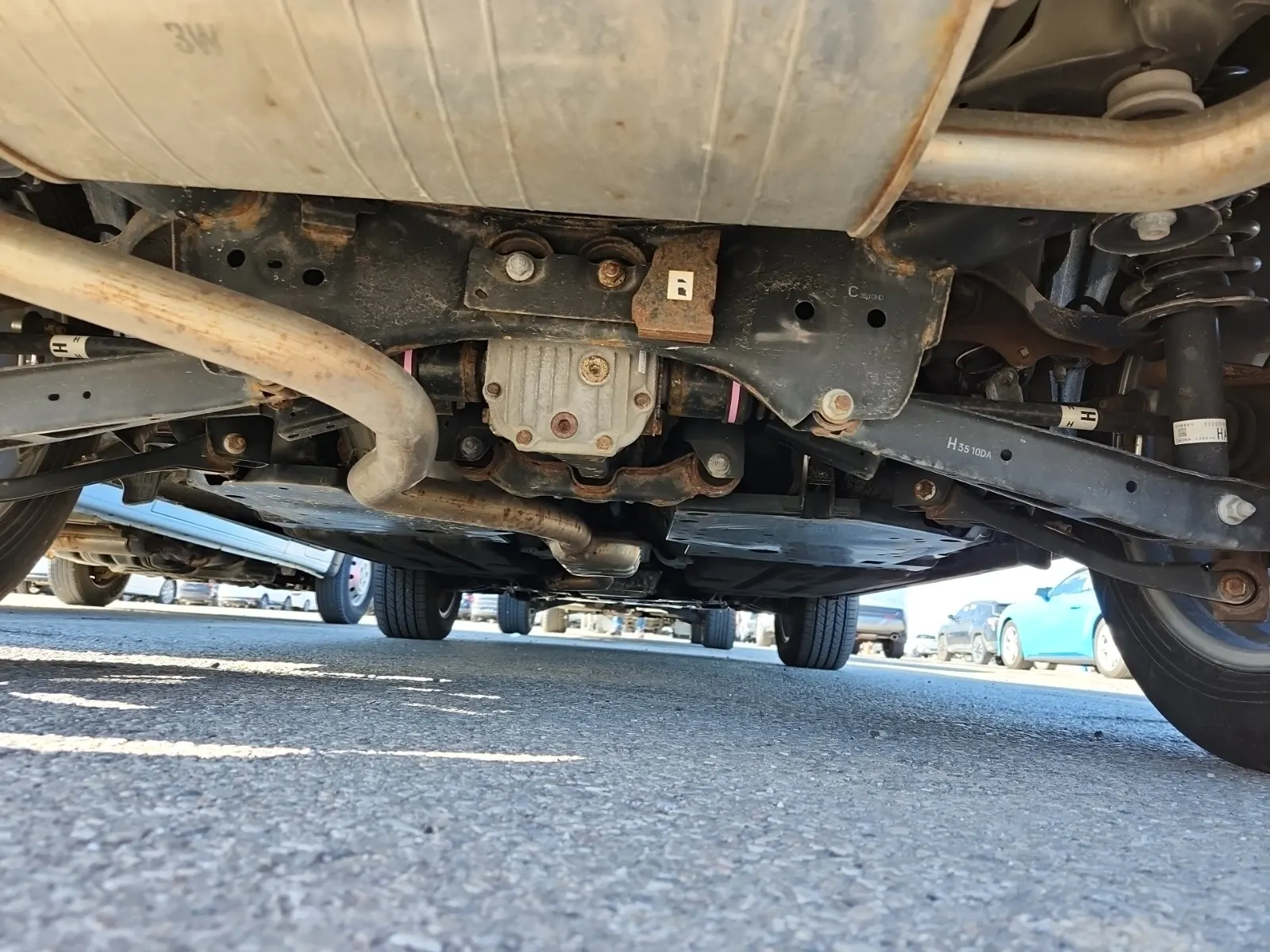Undercarriage - Rear Photo