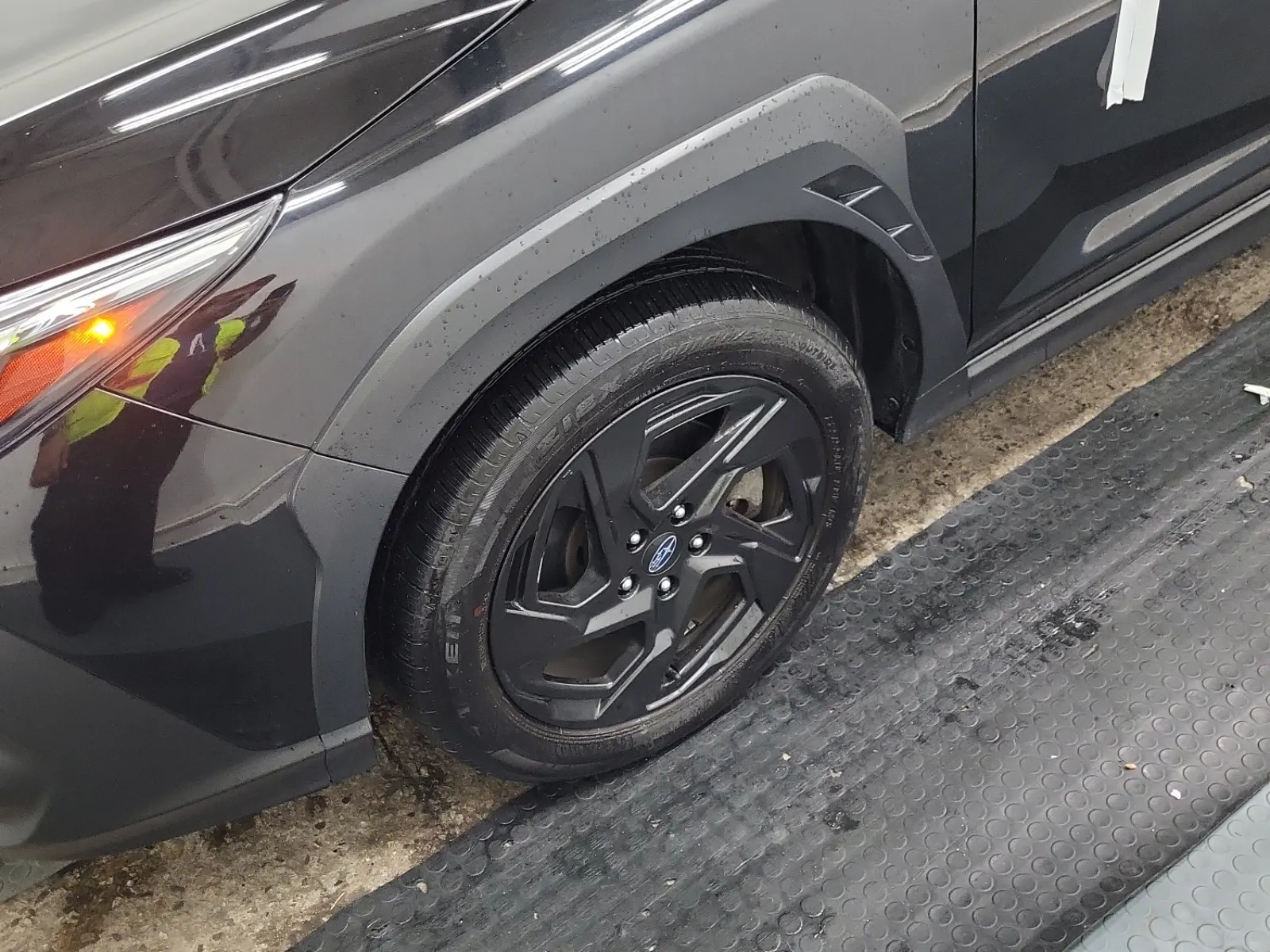 Front driver wheel/tire photo