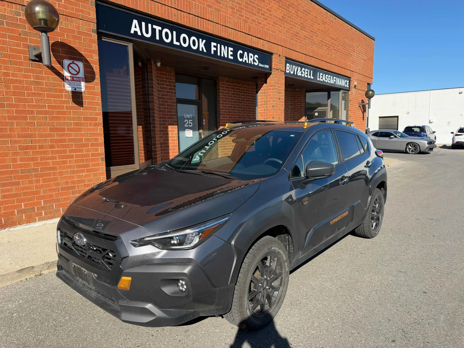 3/4 Front (Main image)