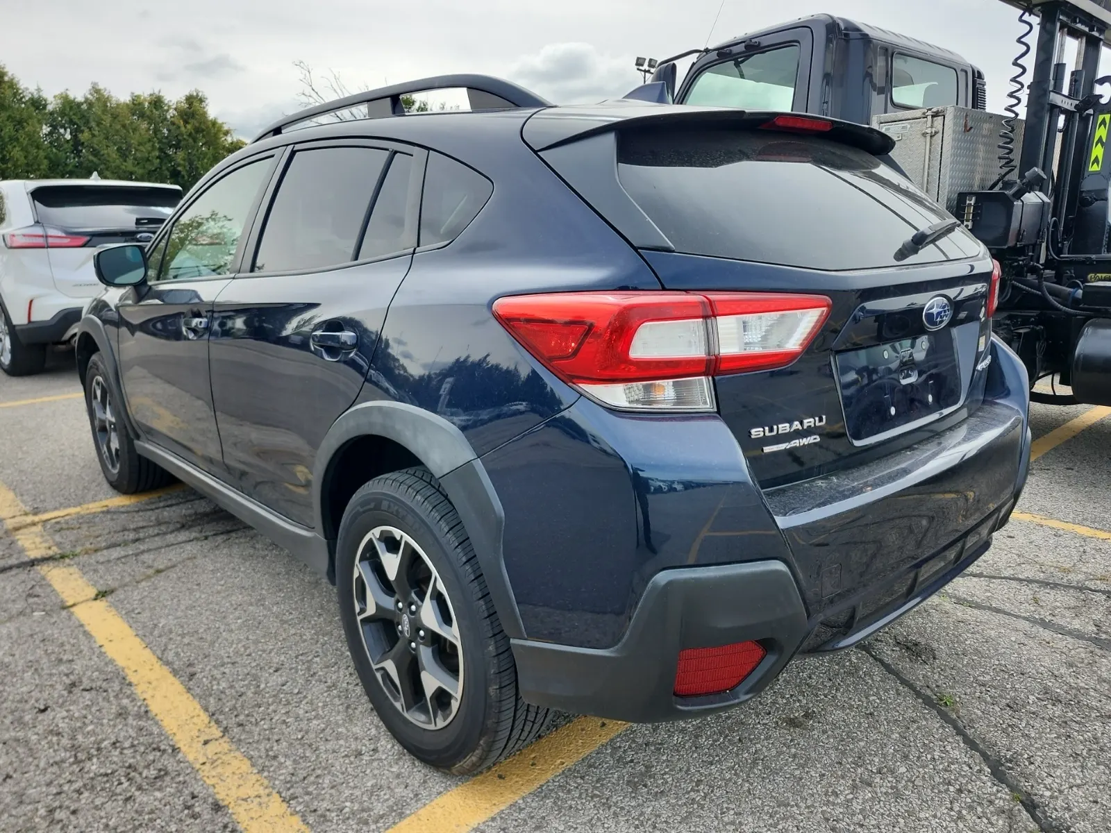 Driver Rear 3/4 Photo