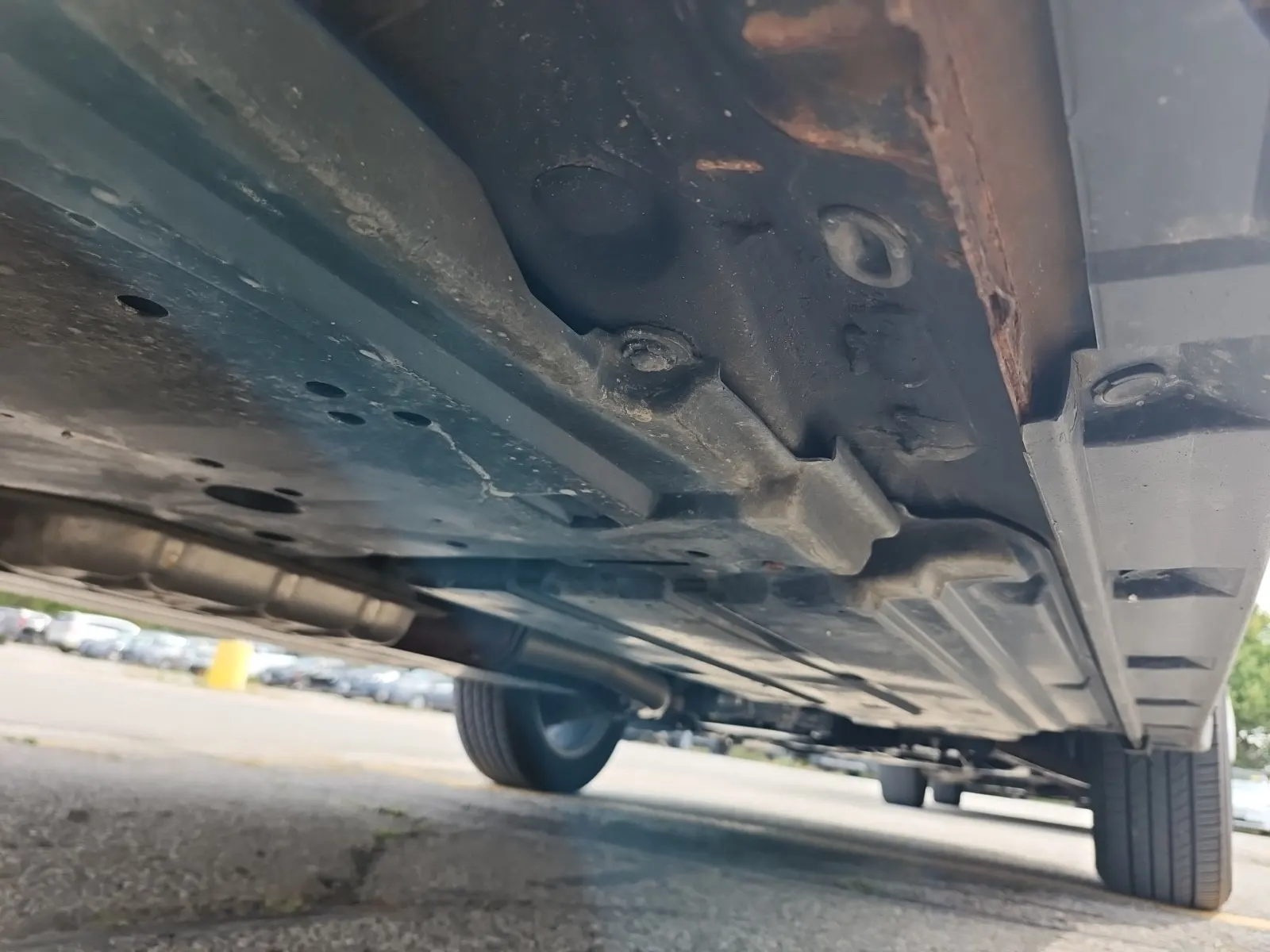 Undercarriage - Passenger Photo