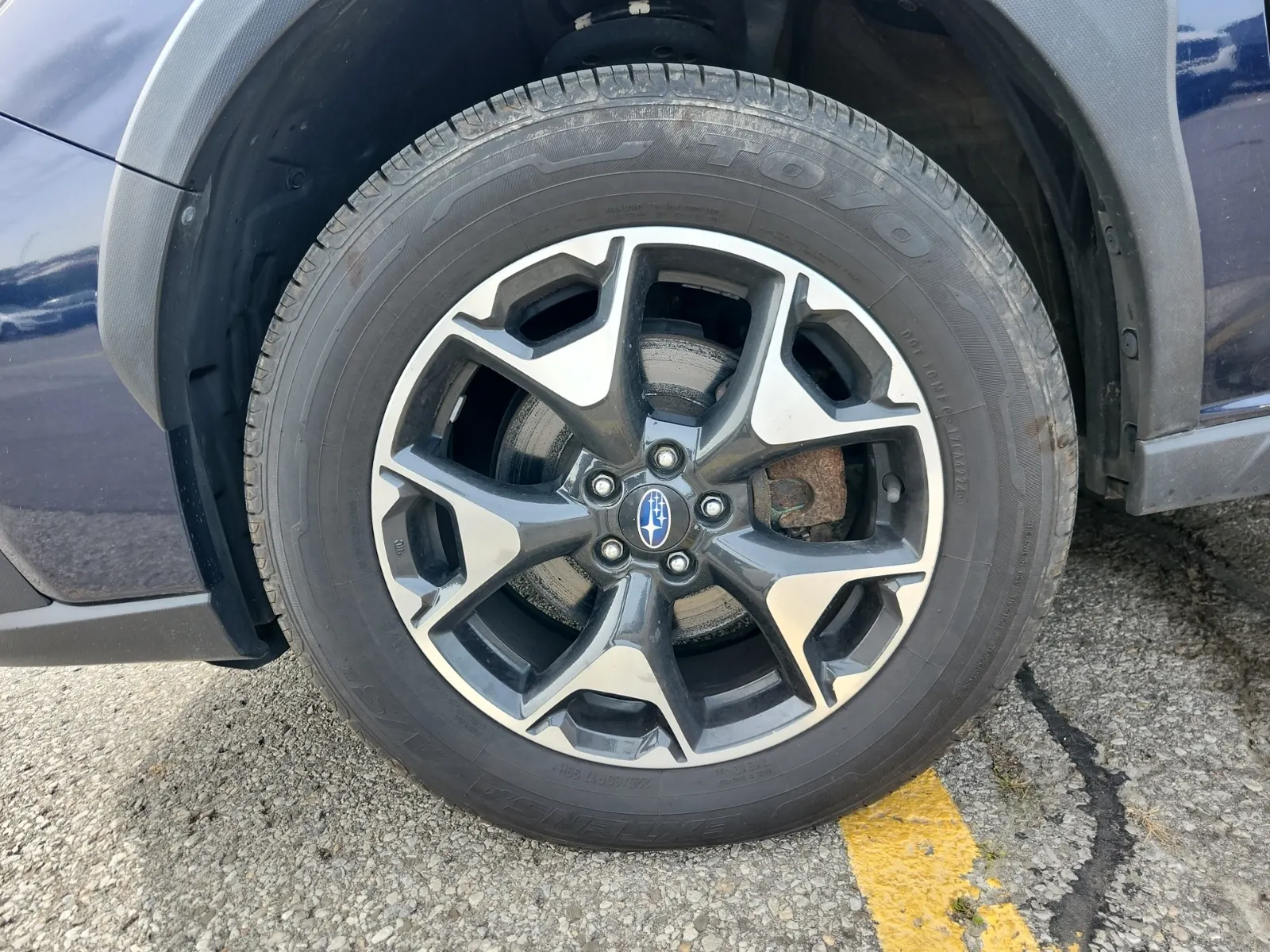 Front driver wheel/tire photo