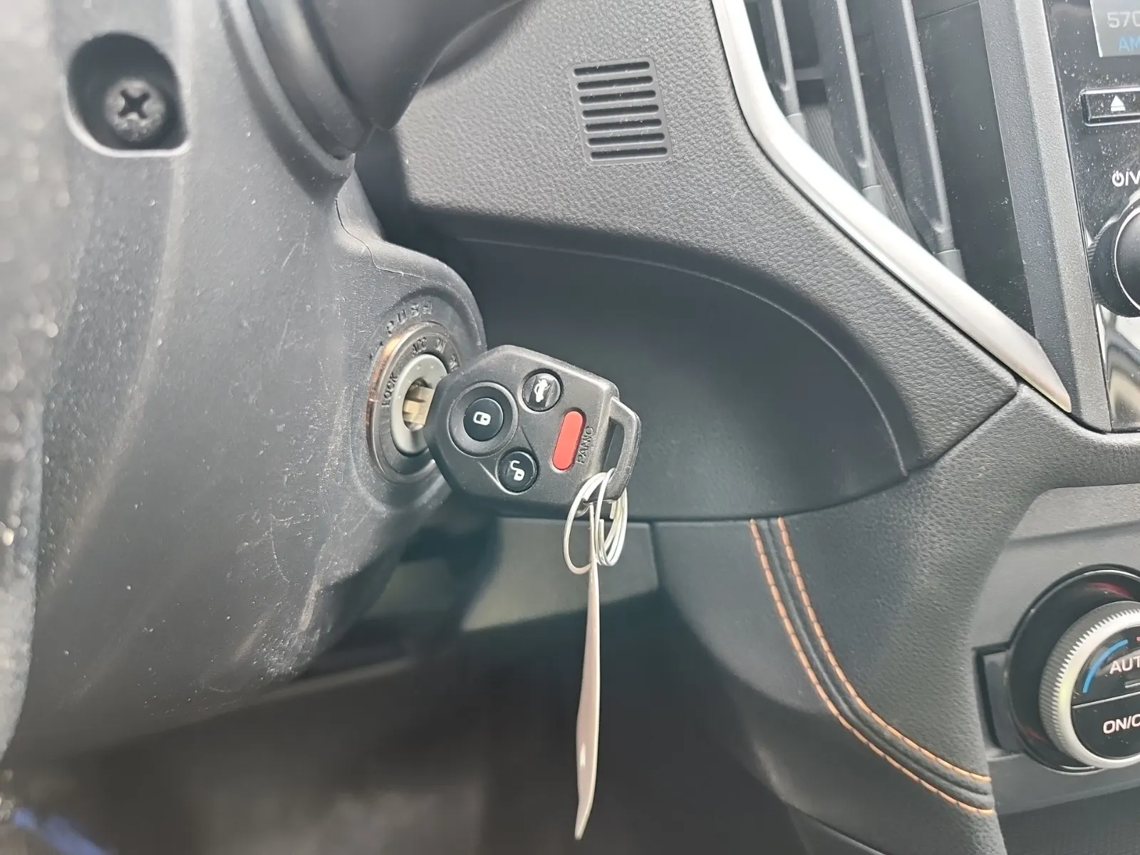 Keys/Fobs/Manual Photo