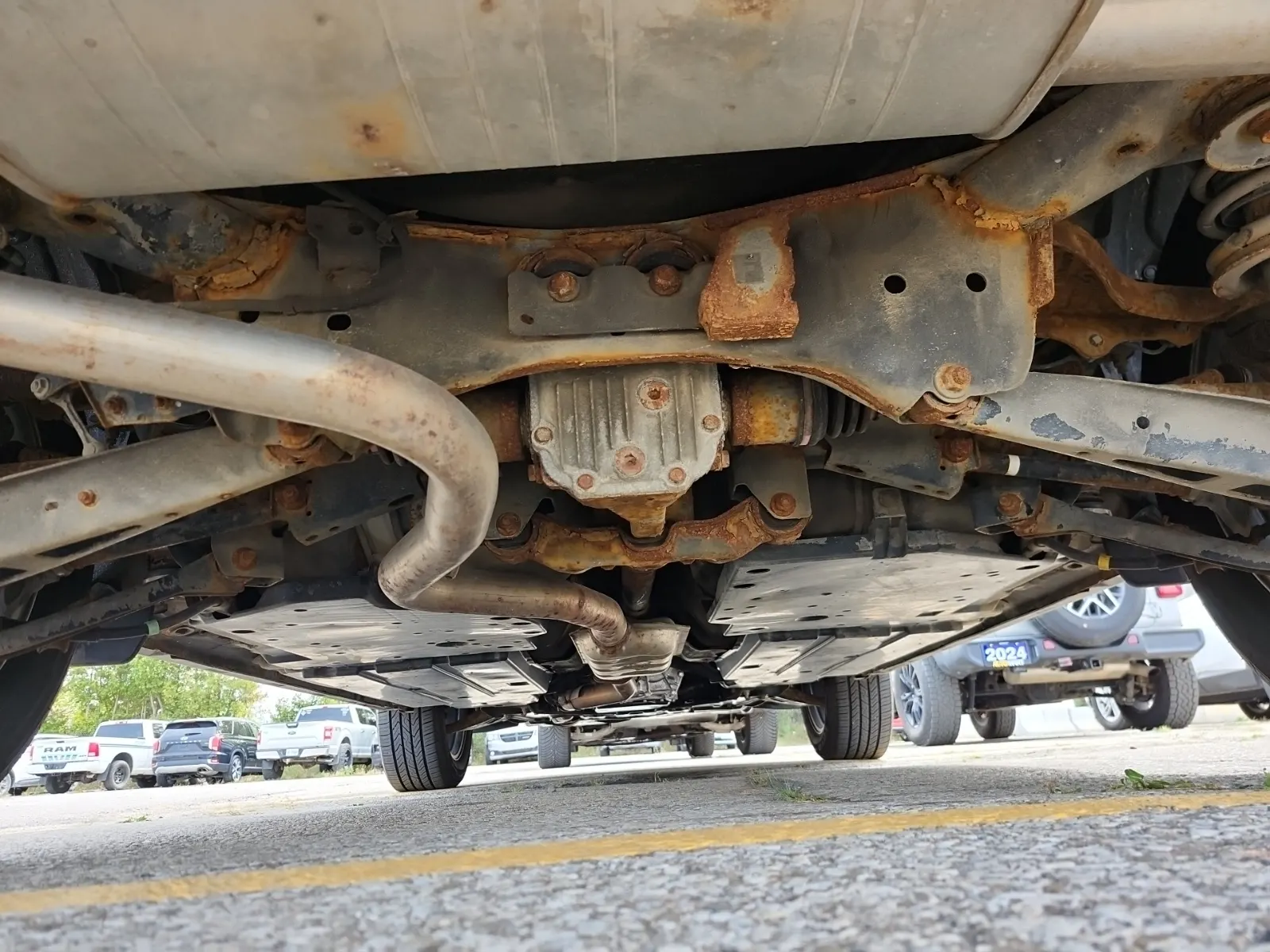 Undercarriage - Rear Photo