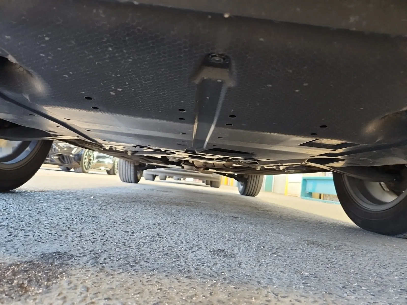 Undercarriage - Front Photo