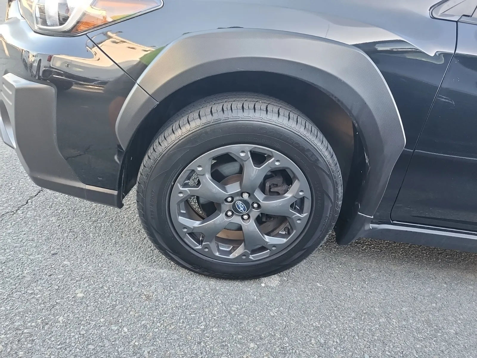 Front driver wheel/tire photo