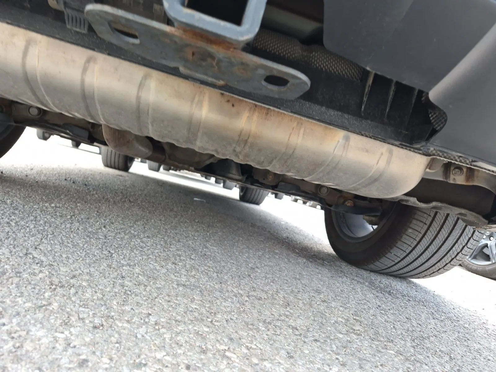 Undercarriage - Rear Photo