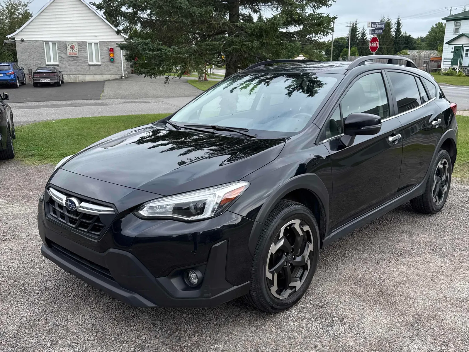 3/4 Front (Main image)