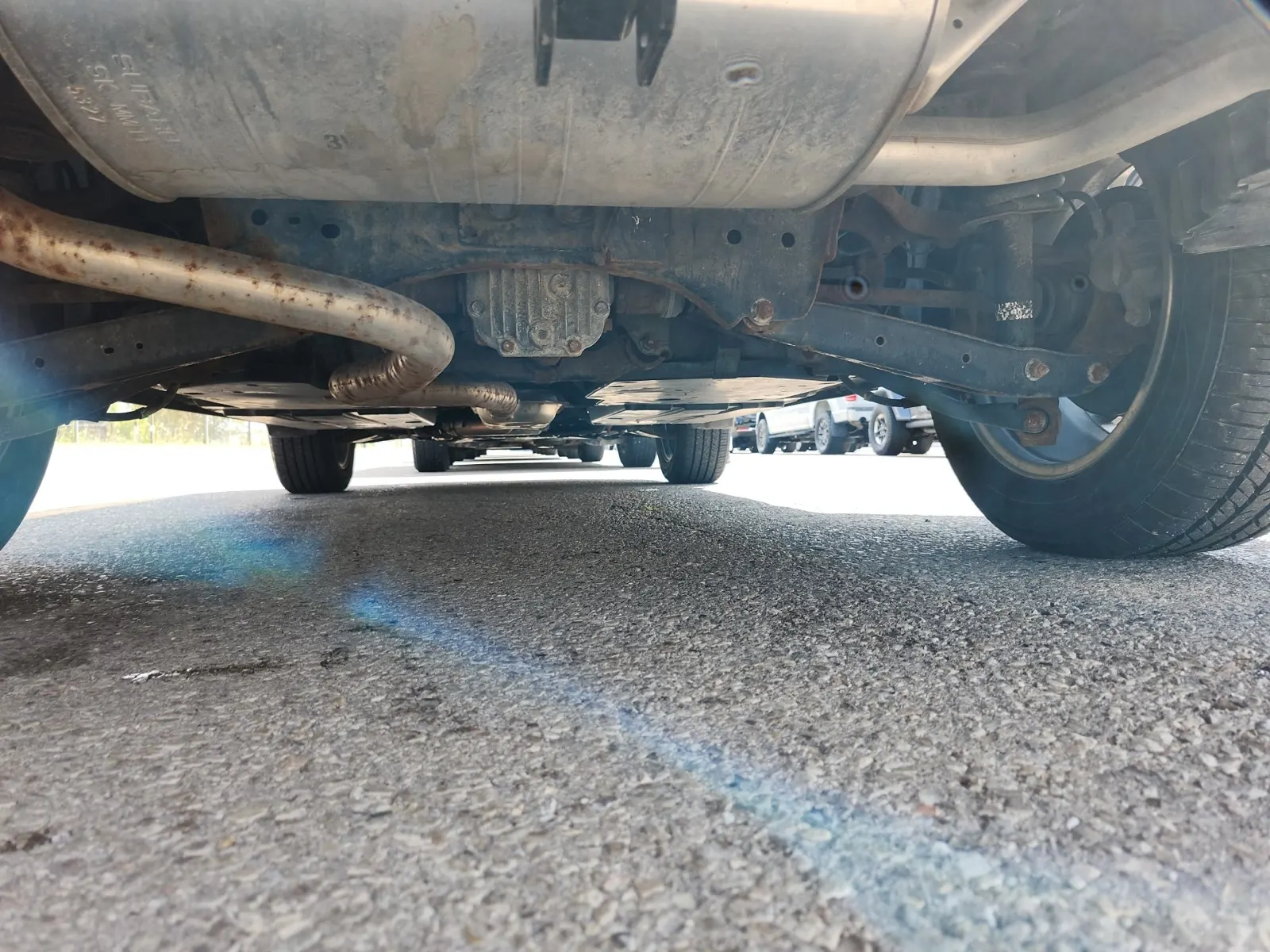 Undercarriage - Rear Photo