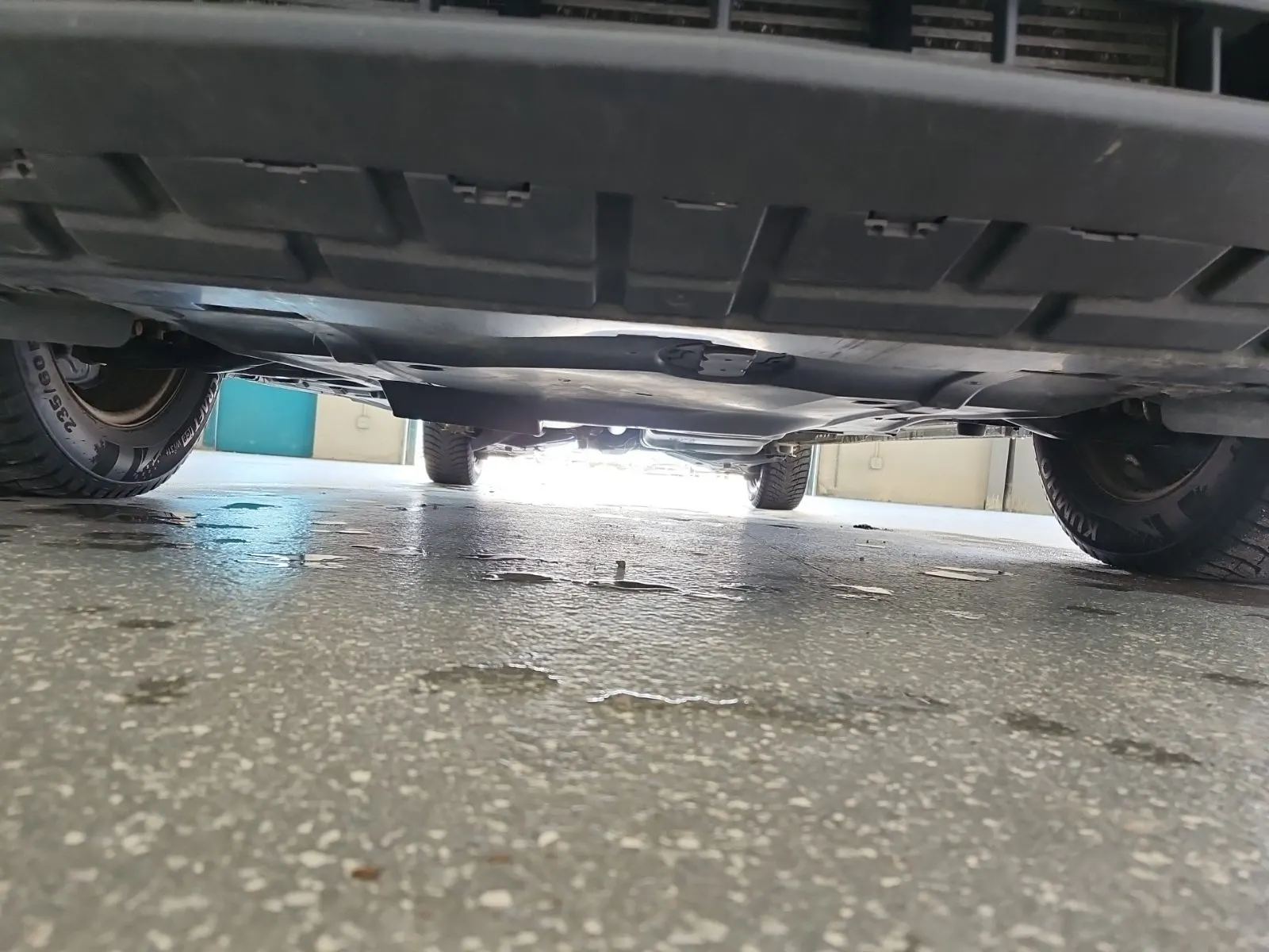 Undercarriage - Front Photo