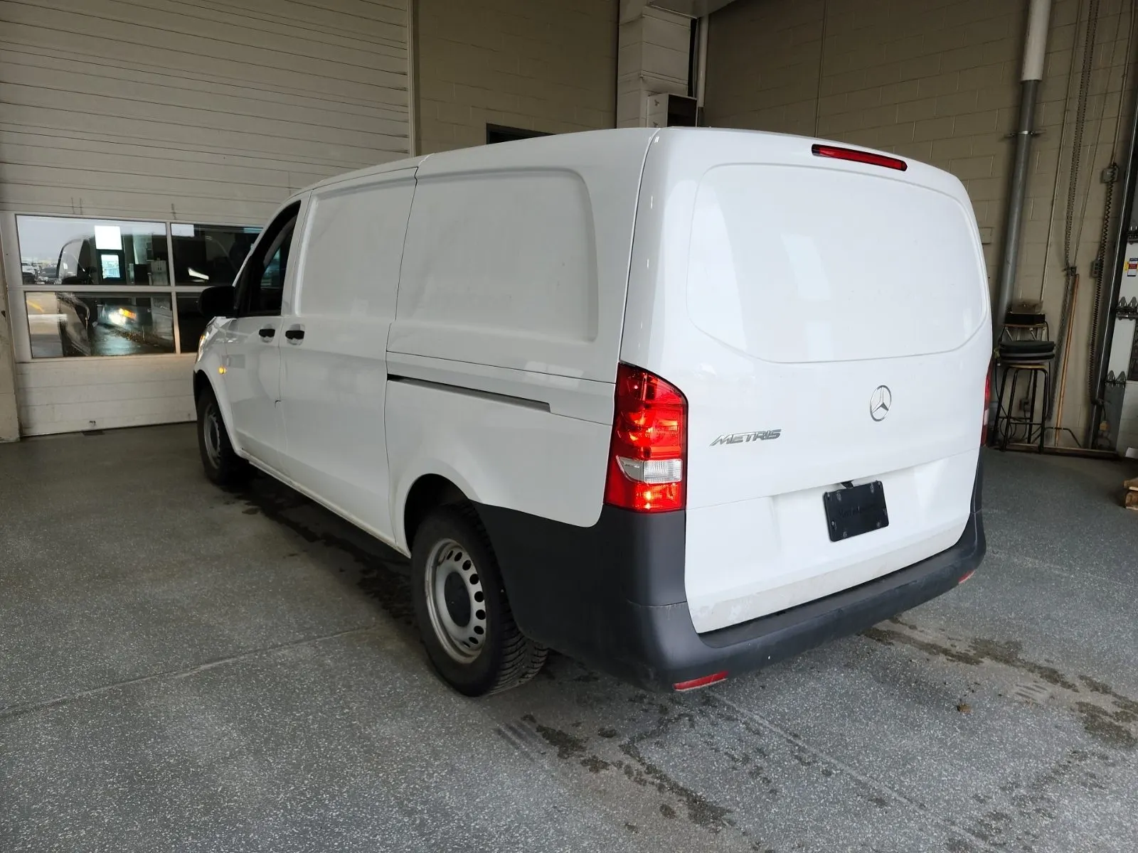 Driver Rear 3/4 Photo