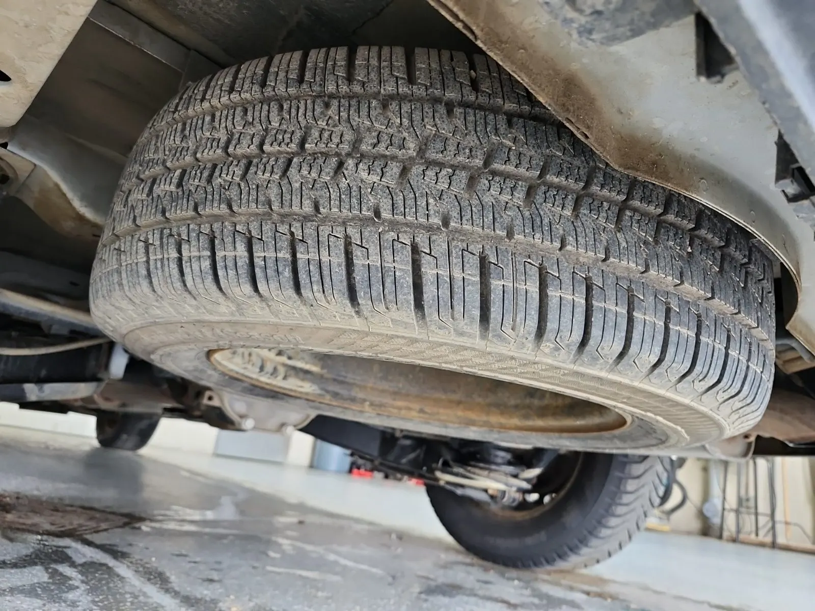 Spare Tire & Wheel Photo