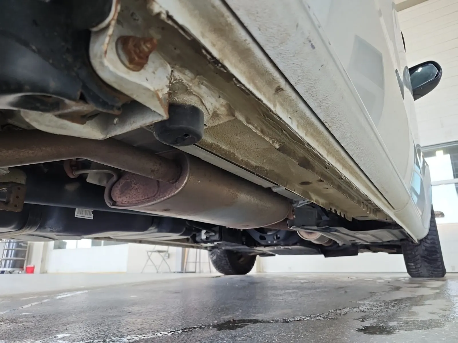 Undercarriage - Passenger Photo