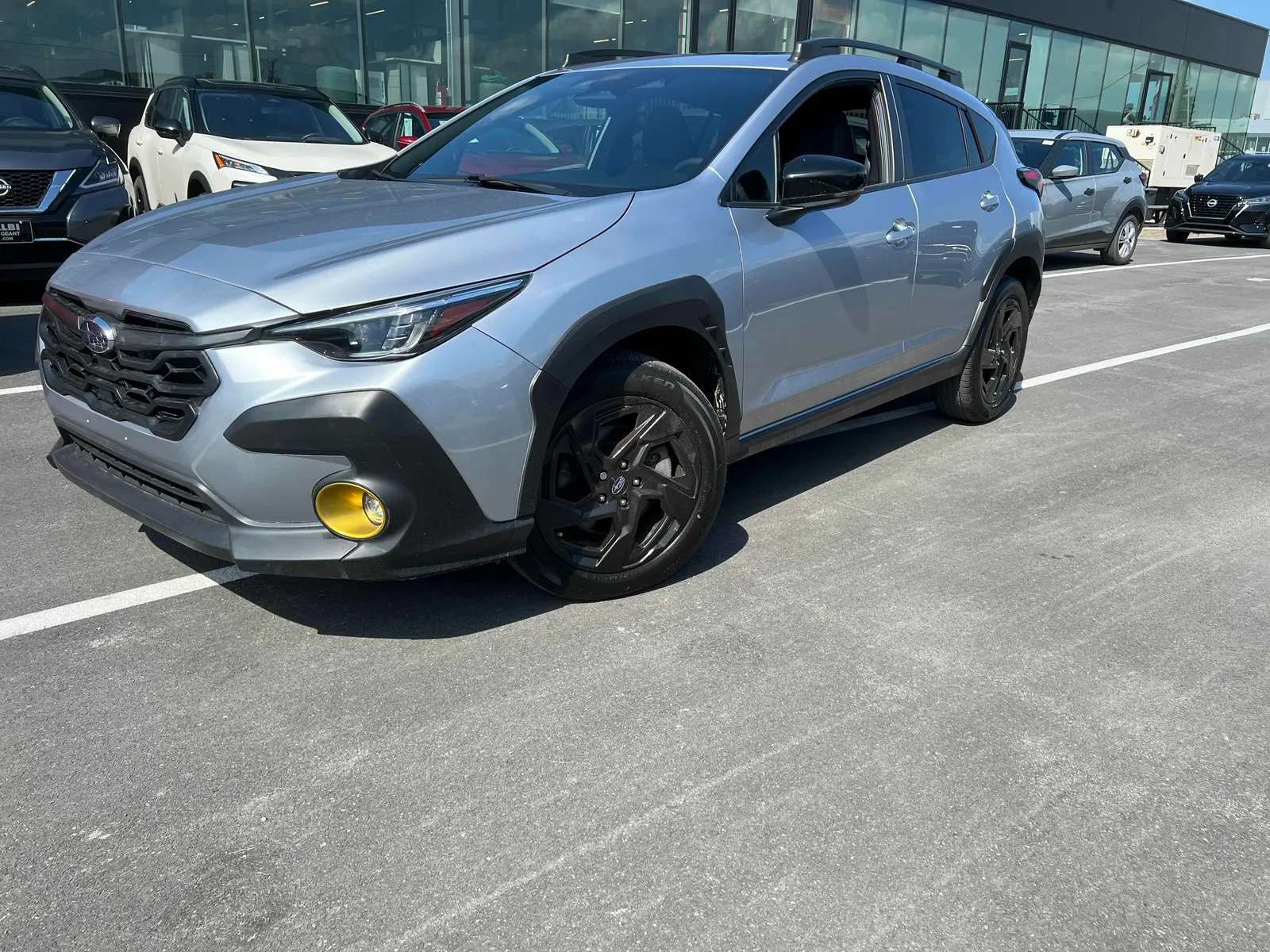 3/4 Front (Main image)